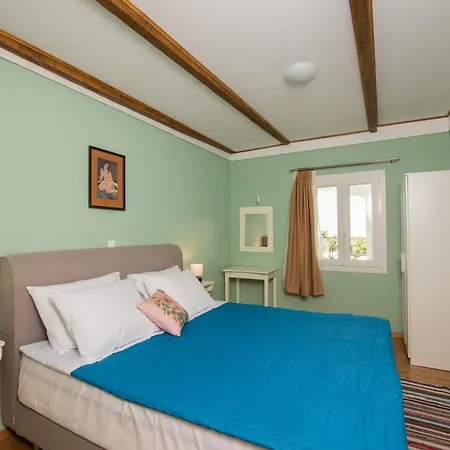 Apartment Marianna's And Aristidis' *