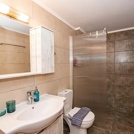 Marianna's And Aristidis' アパート *