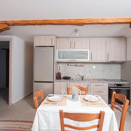 アパート Marianna's And Aristidis'